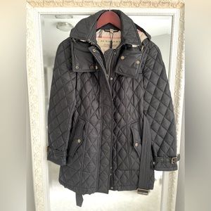 Quilted black jacket, detachable hoodie, belt, pockets